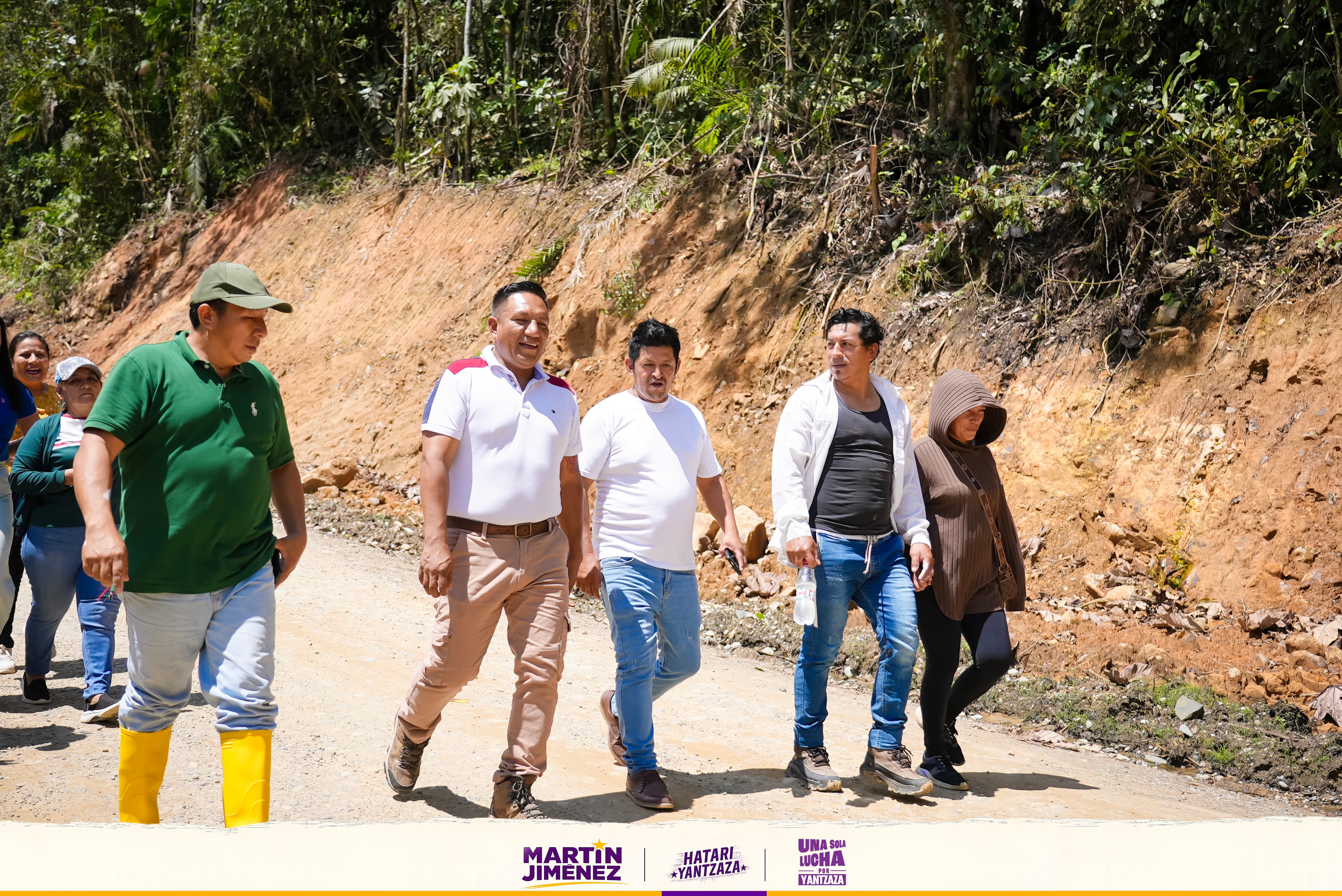 Recorrido por una vía rural en construcción en Yantzaza